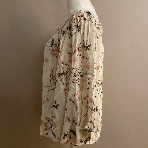 Lucky Brand Bell Sleeve Floral Off Shoulder Bohemian Floral Blouse - Picture 4 of 13